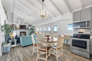 Interior - Bama Breeze (Gulf Shores)