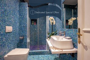 Douche, sèche-cheveux, bidet