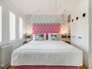 4 bedrooms, free WiFi, bed sheets - 4 bedroom accommodation in Newby Bridge, near Lowick (Newby Bridge, near Lowick)