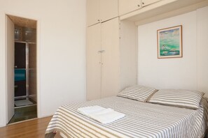 3 bedrooms, iron/ironing board, WiFi, bed sheets - Copacabana 3 Suítes , Praia , Vista Mar, Muito Espaçoso, Wi-fi, Canais a Cabo (Copacabana Rio de Janeiro)