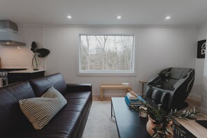 Una Smart TV, una chimenea