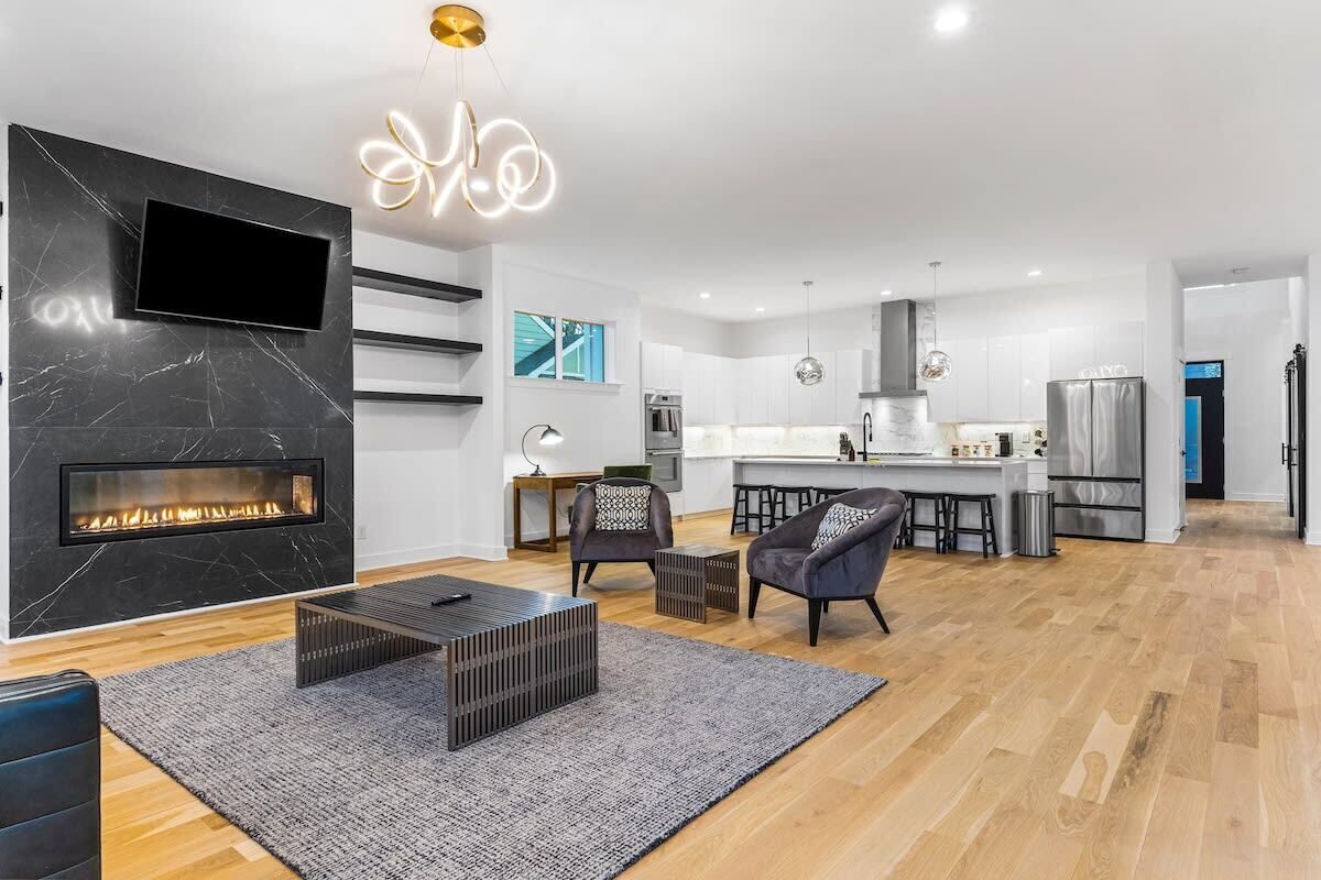 Charlotte's Modern Luxe Home - Your Stylish Haven