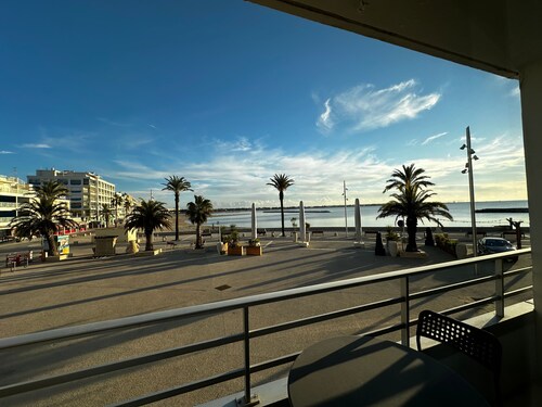 Impérial 1 – Appartement vue mer face à la plage Rive Gauche du Grau-du-Roi
