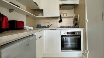 Fridge, microwave, coffee/tea maker, toaster