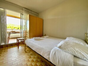 2 dormitorios, tabla de planchar con plancha, wifi