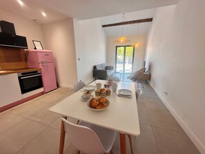 تناول الطعام