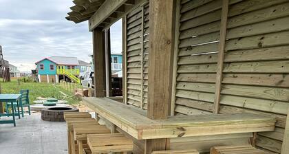 All Decked Out! ! BRAND NEW BUILD 2024! HOT TUB! GOLF CART! Pets! Beachfront