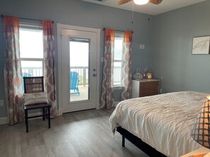 4 Schlafzimmer, Schreibtisch, Bügeleisen/Bügelbrett, WLAN