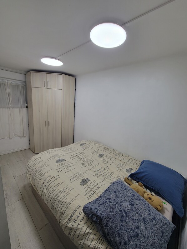 1 bedroom, WiFi, bed sheets