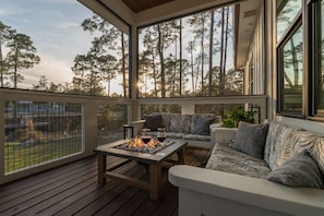 Property grounds - Luxurious waterfront retreat! Bring your boat! Stunning new private pool! (Santa Rosa Beach)