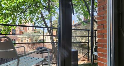 Petit Confort - T3 proche commodités - parking prive - hyper-centre