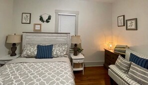 4 Schlafzimmer, Schreibtisch, Bügeleisen/Bügelbrett, WLAN