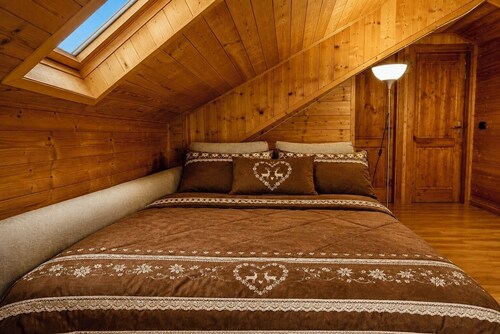 Alpine Cozy Retreat - Patrizia's Farmhouse
