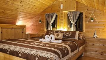 1 Schlafzimmer, Schreibtisch, Bügeleisen/Bügelbrett, Reisekinderbett