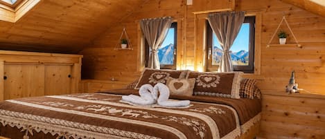 1 Schlafzimmer, Schreibtisch, Bügeleisen/Bügelbrett, Reisekinderbett