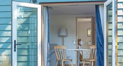 Island Lodge - UK46767