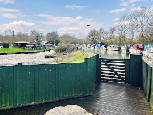 Island Lodge - UK46767
