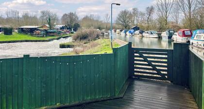 Island Lodge - UK46767