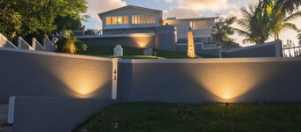 Tropical Paradise w/ 7 bedrooms and 6 baths
