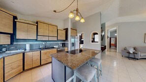 Interior - Tropical Paradise w/ 7 bedrooms and 6 baths (Toa Alta)