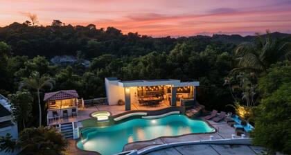 Tropical Paradise w/ 7 bedrooms and 6 baths