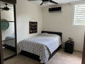 4 bedrooms, desk, iron/ironing board, travel cot - Hidden Paradise w/ Pool (Guaynabo)