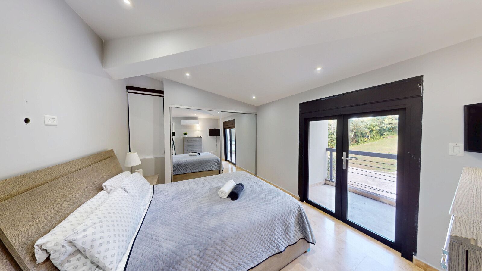 5 slaapkamers, een bureau, wifi, beddengoed
