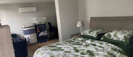 5 chambres, bureau, Wi-Fi, draps fournis