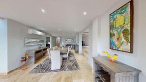 Dining - Unique and Luxurious 5 Bedroom Mansion (Río)