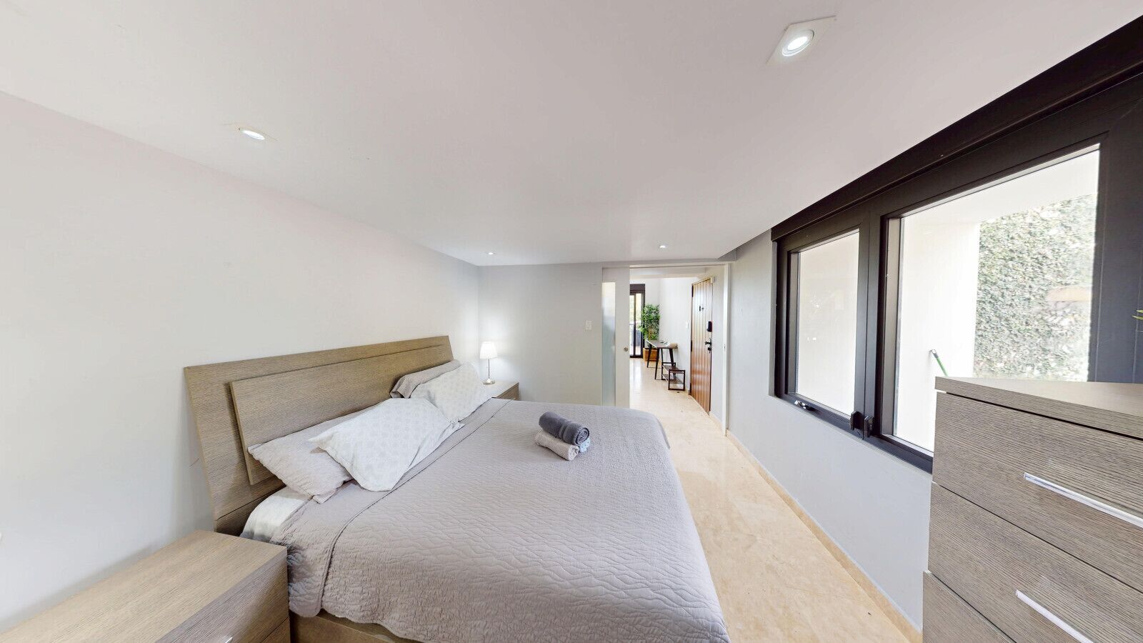 5 chambres, bureau, Wi-Fi, draps fournis