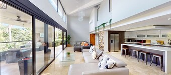 Unique and Luxurious 5 Bedroom Mansion