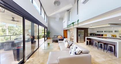 Unique and Luxurious 5 Bedroom Mansion