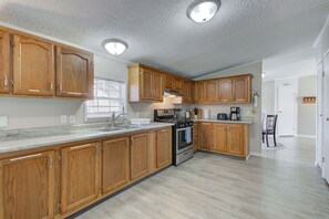 Fridge, microwave, oven, stovetop - Newly Remodeled 5BR/3BA Home (Muncie)