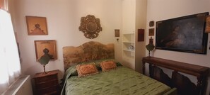 2 bedrooms, desk, free WiFi, bed sheets - B&B Fuori Dai Coppi Medieval Apartment Under the Two Towers and Piazza Maggiore (Bologna)