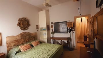2 habitaciones, escritorio, wifi gratis y ropa de cama