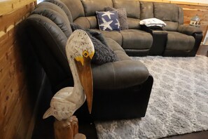 Smart TV, fireplace, books, stereo