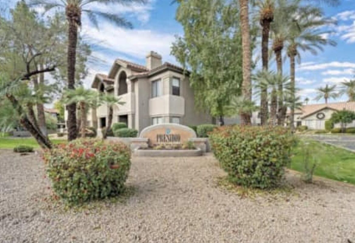 Beautiful 2/2 Scottsdale Condo 