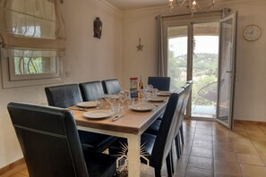Dining - LES GUIOLS Villa AirCo for 8 By Sunset (Le Rouret)