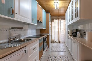 Fridge, microwave, oven, dishwasher