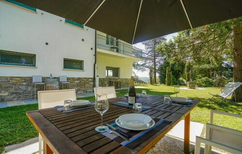 Cozy home in Marsaglia with kitchen