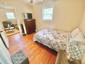 2 bedrooms, iron/ironing board, WiFi, bed sheets