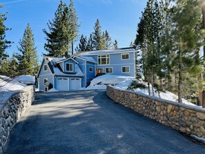 Exterior - Large home among the treetops near Heavenly with hot tub & great deck (Stateline)