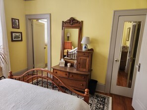 3 bedrooms, iron/ironing board, WiFi, bed sheets - Historic first floor apartment on beautiful Daffin Park, 30-day minimum lease. (Savannah)