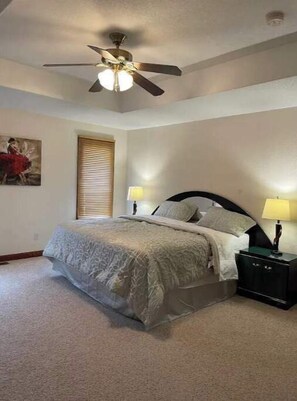 3 habitaciones, tabla de planchar con plancha, cuna de viaje y wifi 