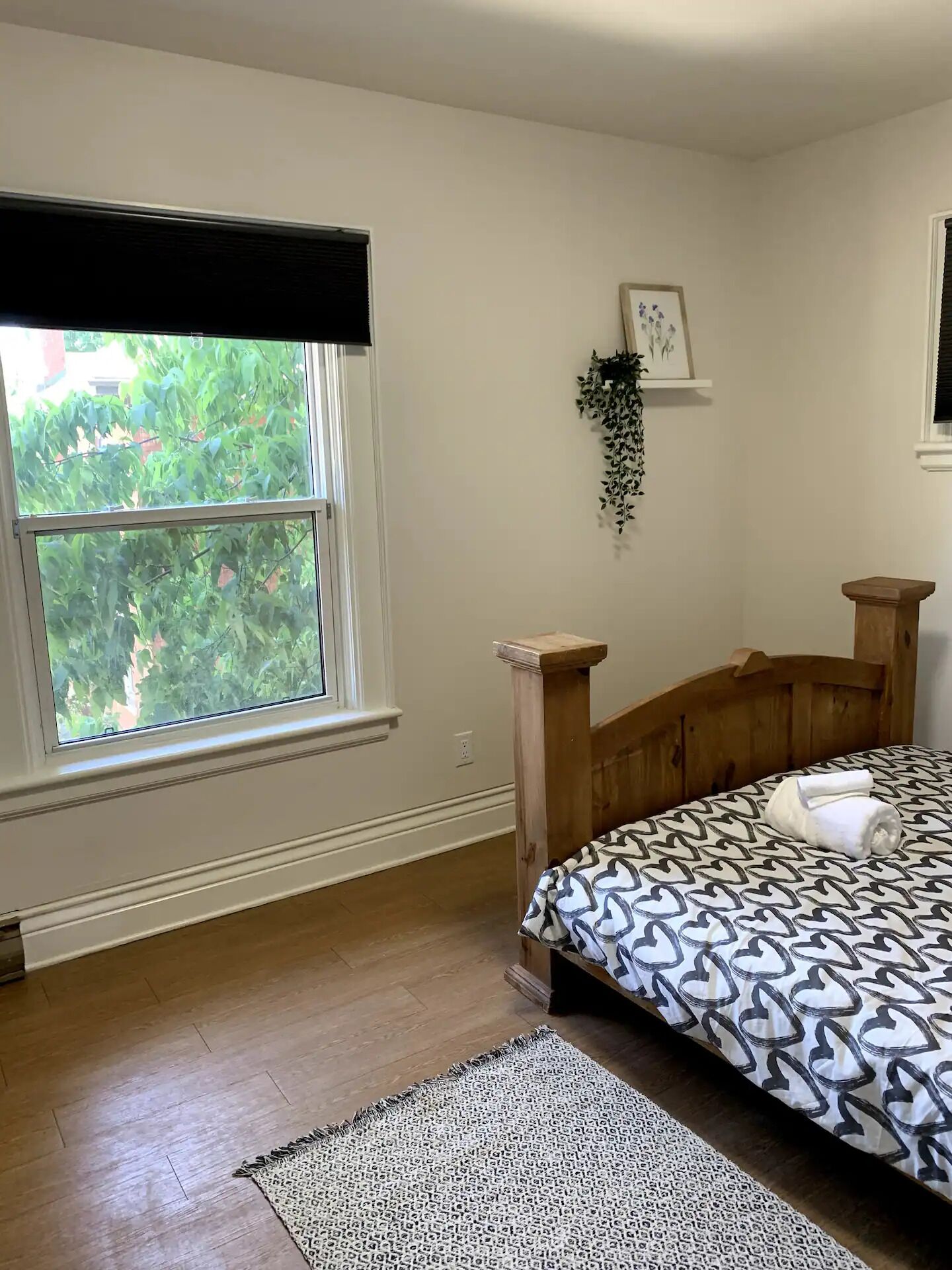 6 bedrooms, iron/ironing board, WiFi, bed sheets