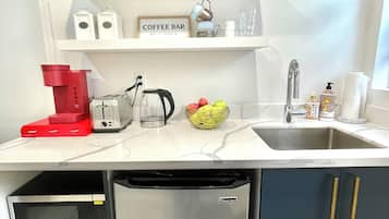 Fridge, microwave, coffee/tea maker, electric kettle