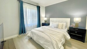Unclassified image, 2 of 32, button - Remodeled Private Master Suite: 5MIN to Muni, Stonestown Mall & Parks (San Francisco)