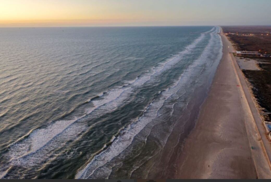 بالقرب من الشاطئ