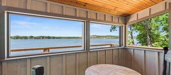 Luxury and Cozy Talladega Lakefront retreat with the best sunset views!