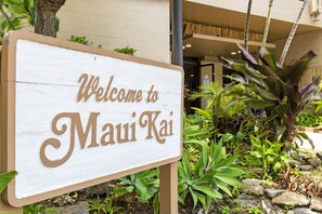 Exterior detail - OCEANFRONT High Floor RENOVATED Maui Kai 806 Condo Private OPEN Lanai KING BED (Lahaina)